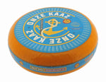 ONZE KAAZ Extra Belegen 35+, hele kaas van bovenaf met het label, Onze Kaaz kaas kopen bij Kaasdok.nl